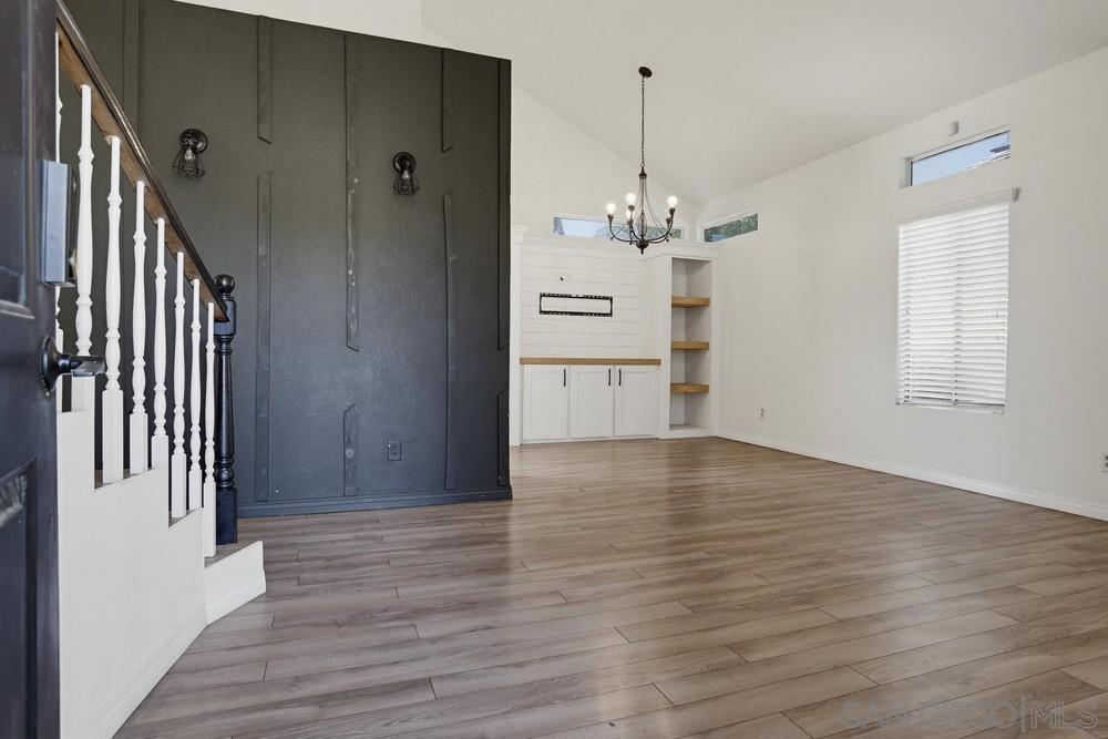 39991 Falcon Way Property Photo 3
