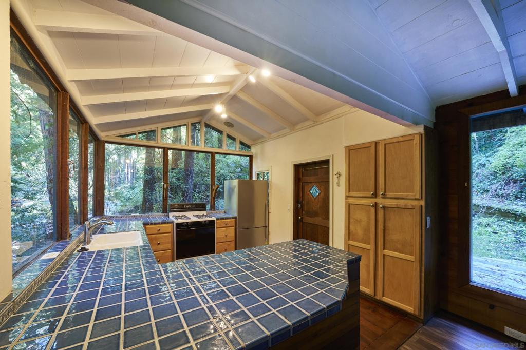 37016 Palo Colorado Rd Property Photo 10