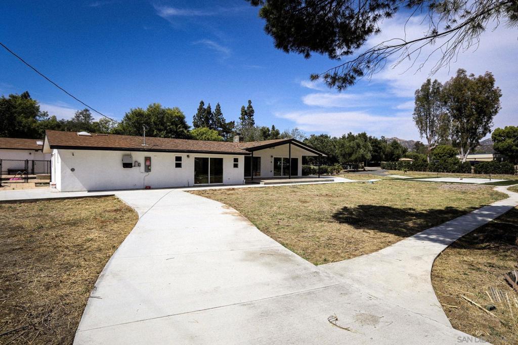 16716 Martincoit Rd Property Photo 2