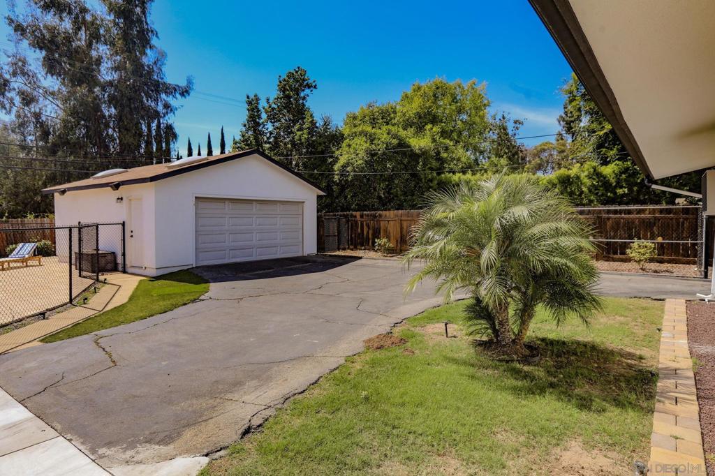 16716 Martincoit Rd Property Photo 36