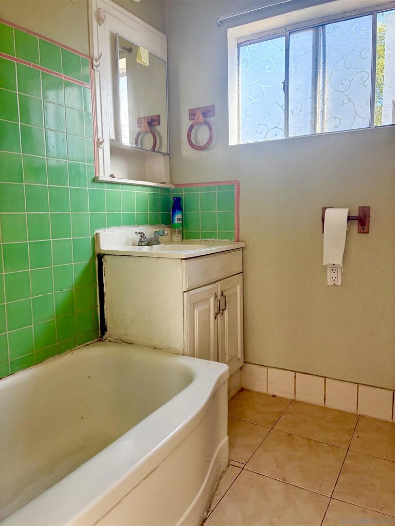 3634 3636 Central Avenue Property Photo 25