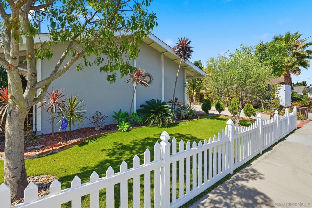 8087 Blue Lake Dr Property Photo 47