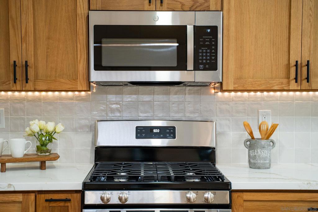 12674 Metate Ln Property Photo 15