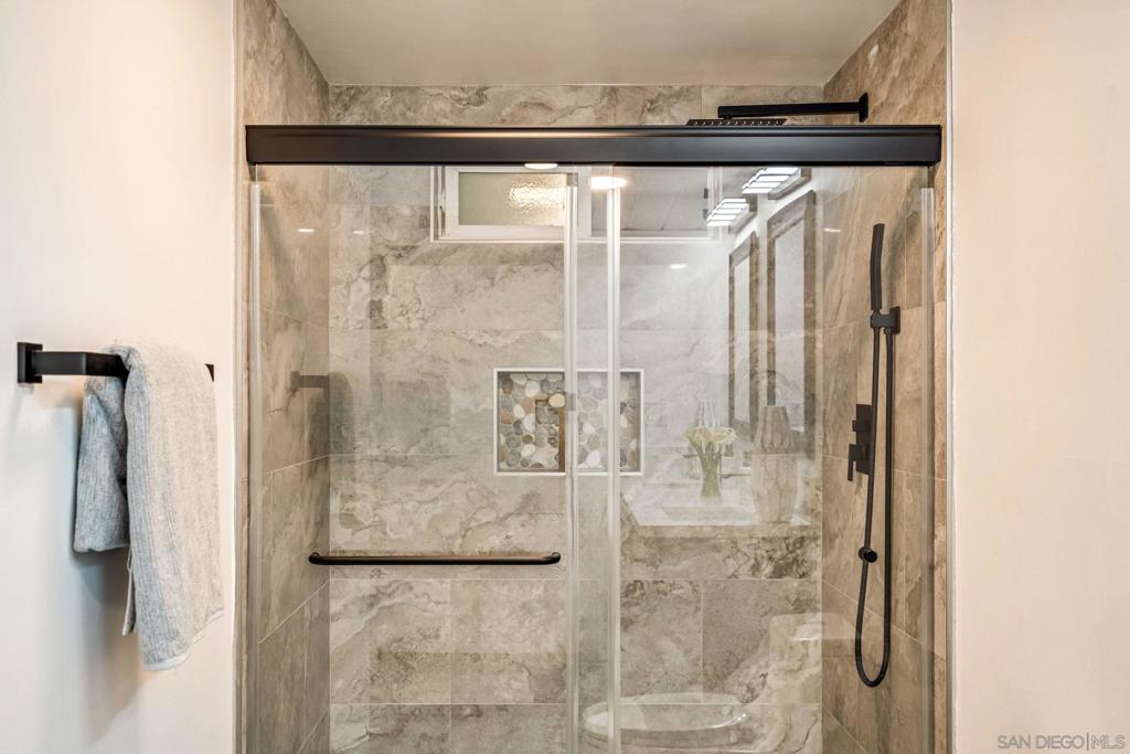 12674 Metate Ln Property Photo 25