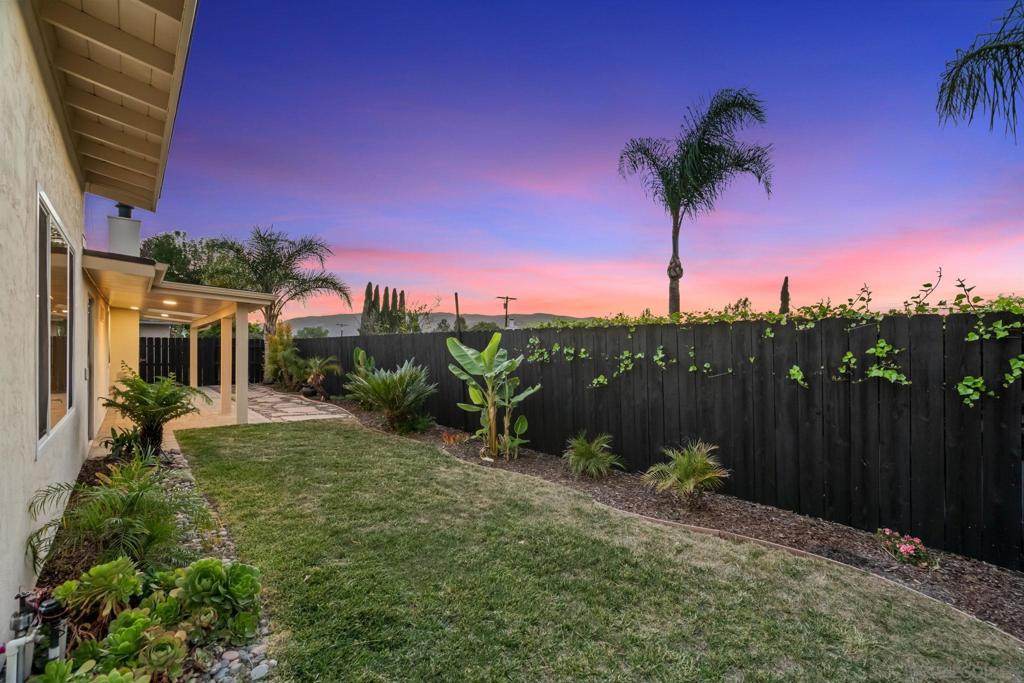 12674 Metate Ln Property Photo 40