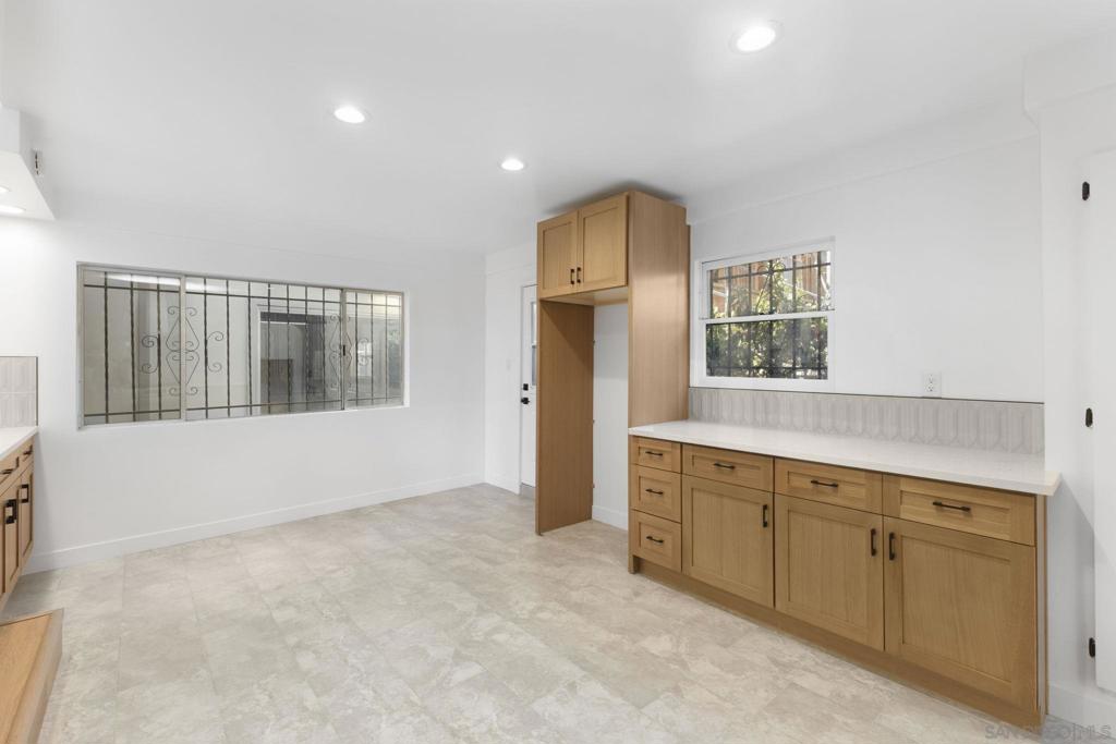 3543 Myrtle Ave Property Photo 43