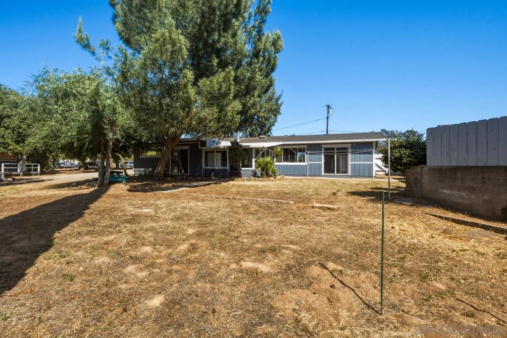 1645 La Brea St. Property Photo 3