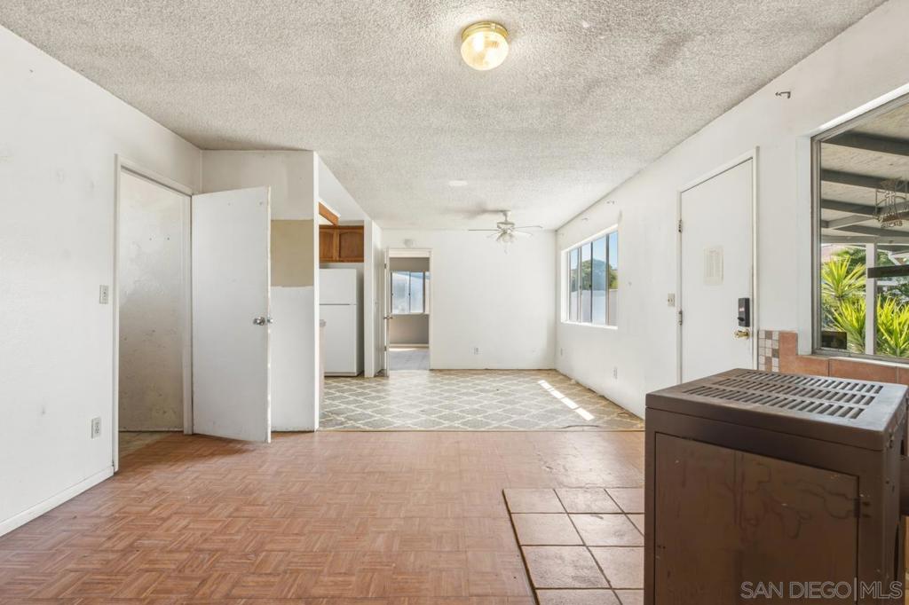 1645 La Brea St. Property Photo 4