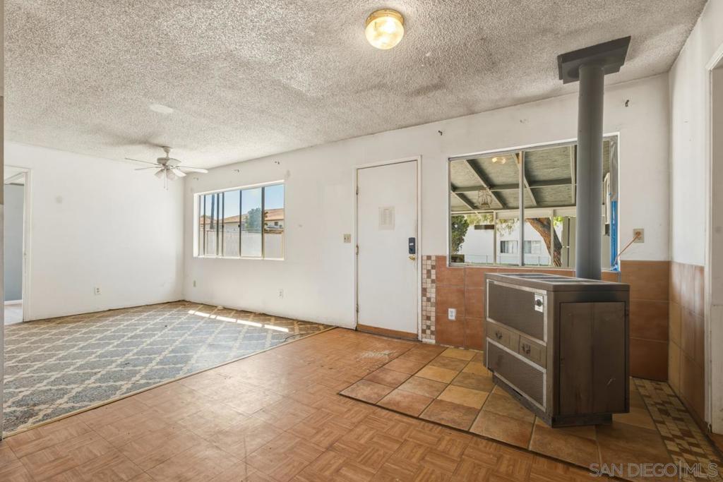 1645 La Brea St. Property Photo 5
