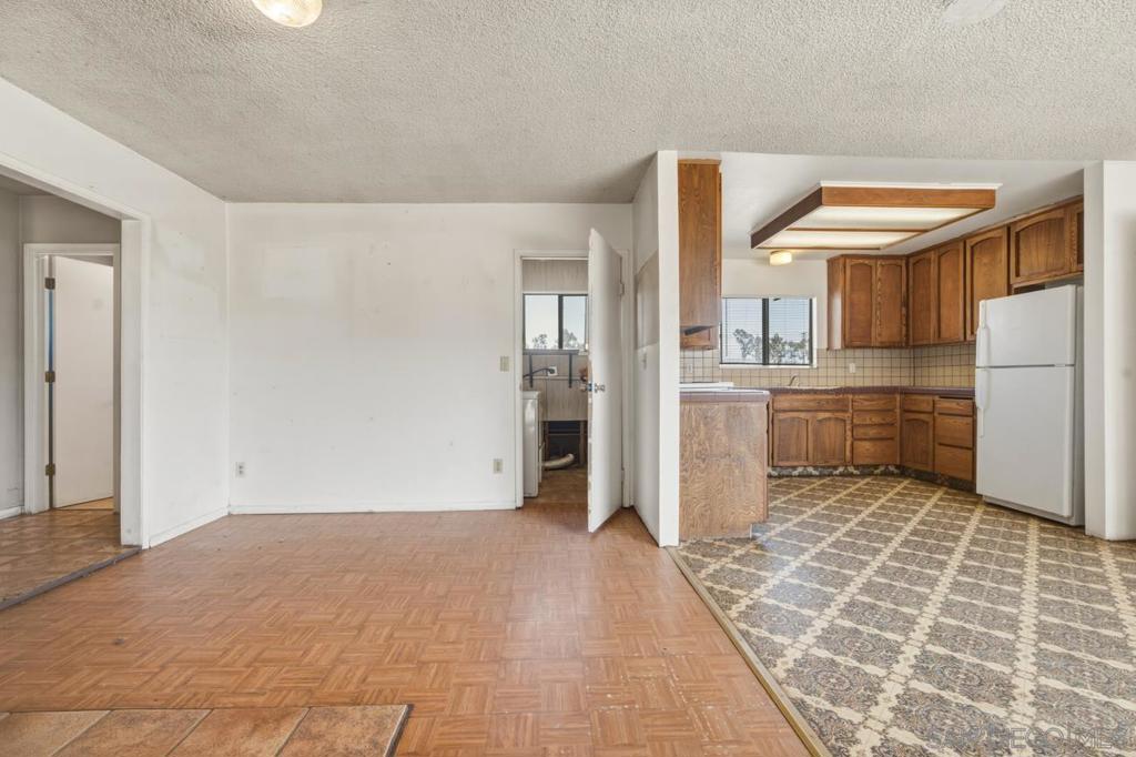 1645 La Brea St. Property Photo 6