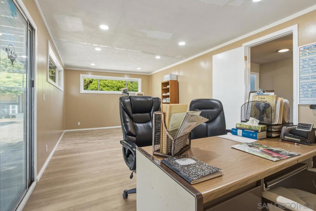 1645 La Brea St. Property Photo 23
