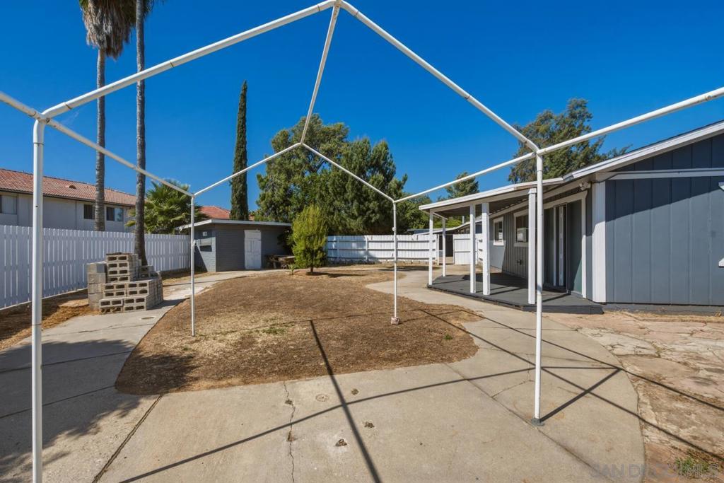1645 La Brea St. Property Photo 26