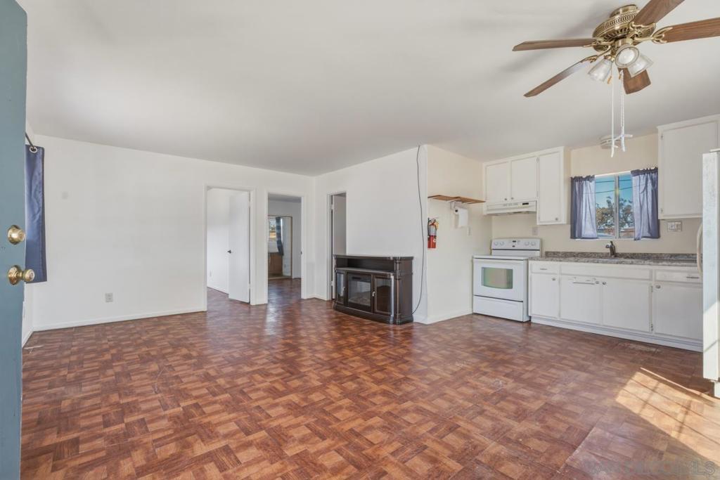 1645 La Brea St. Property Photo 28