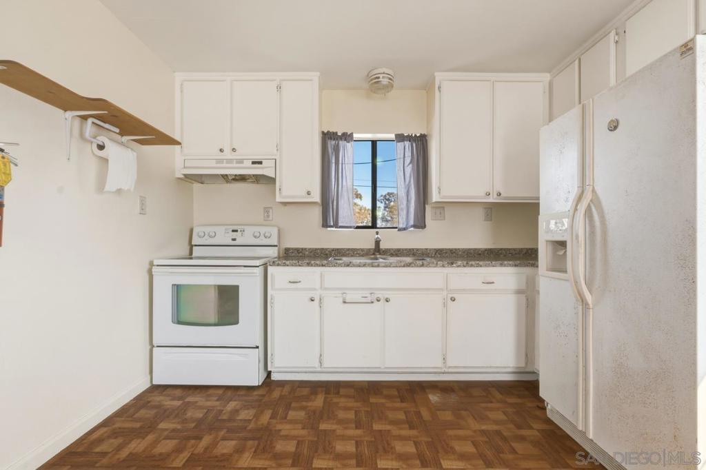 1645 La Brea St. Property Photo 29