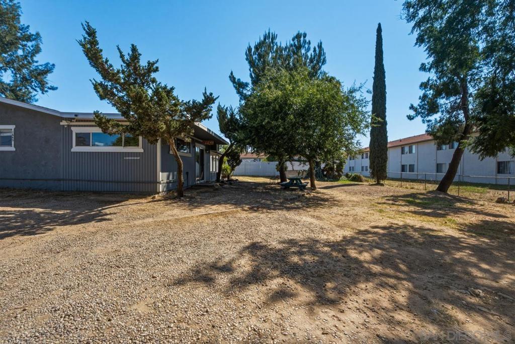 1645 La Brea St. Property Photo 37