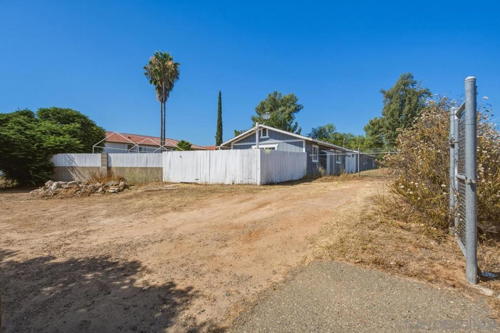 1645 La Brea St. Property Photo 42