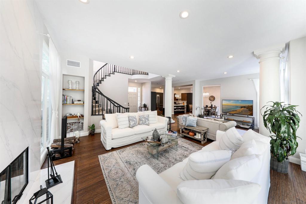 9760 Claiborne Sq Property Photo 11