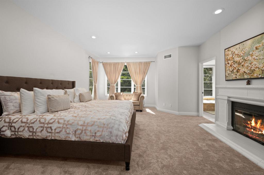 9760 Claiborne Sq Property Photo 16