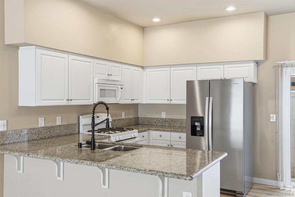 1329 Holly Avenue Property Photo 3