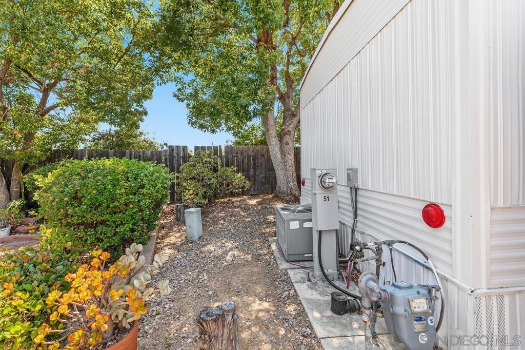 1285 E Washington 51 Property Photo 6