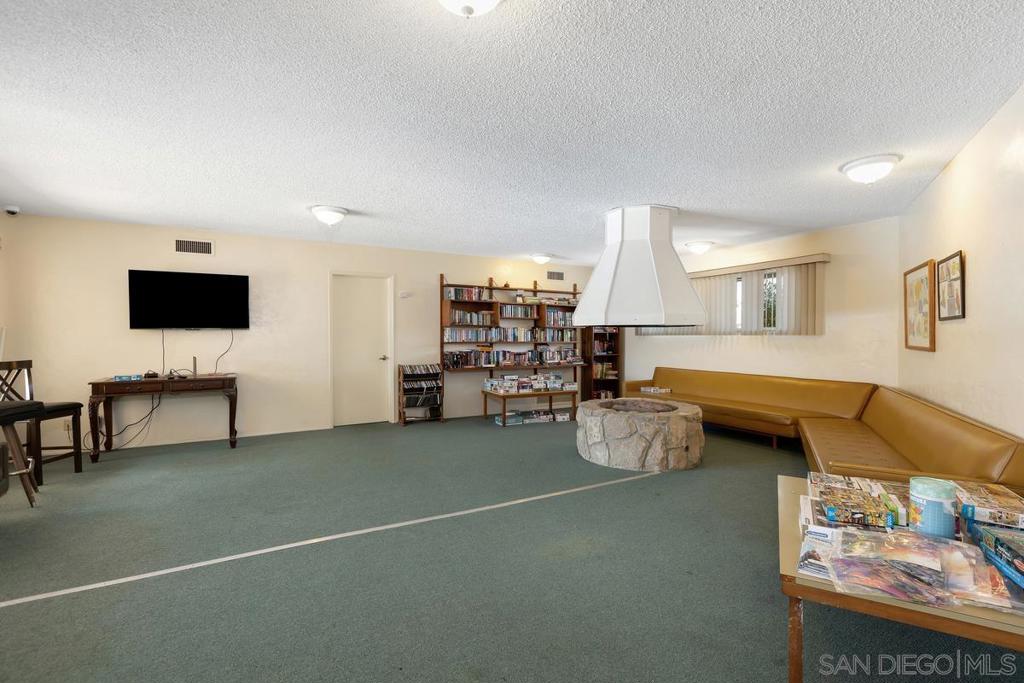1285 E Washington 51 Property Photo 25