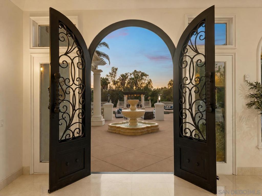 6998 Rancho La Cima Dr Property Photo 3