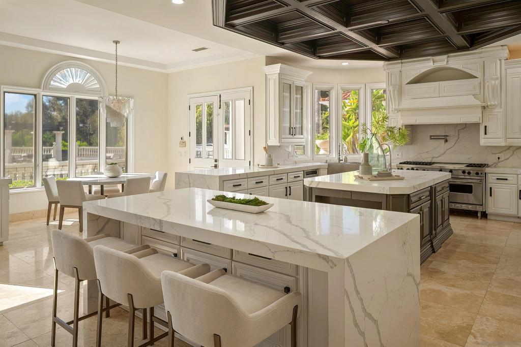 6998 Rancho La Cima Dr Property Photo 8