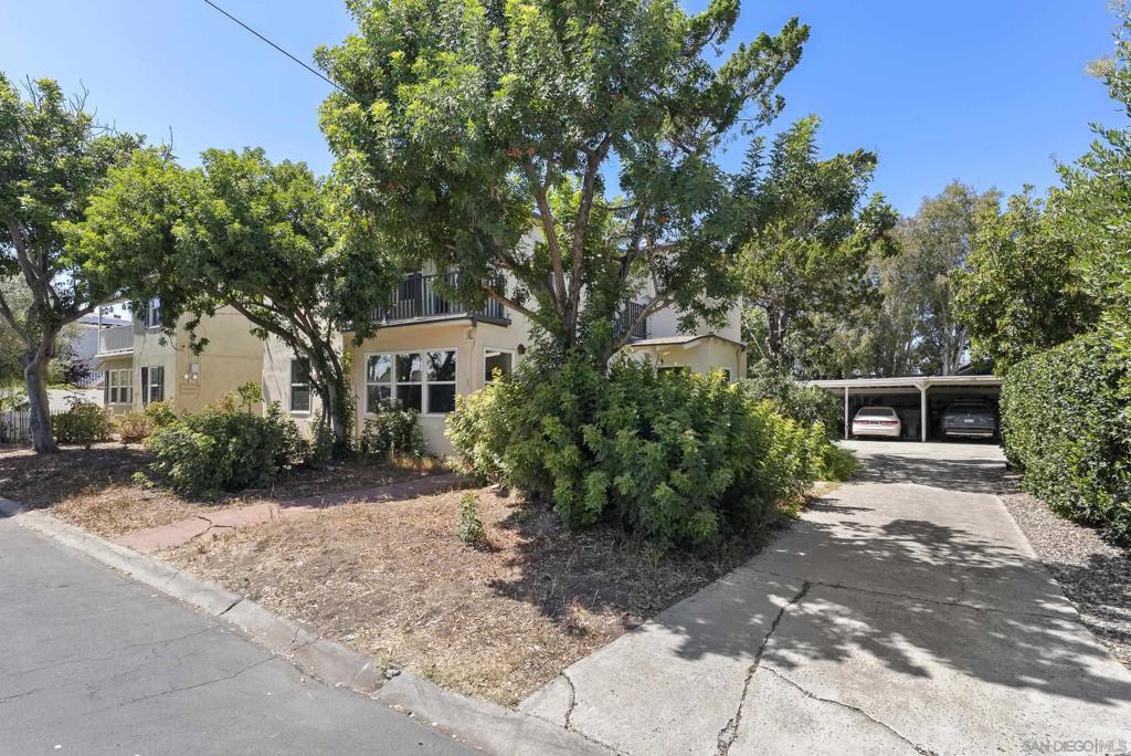 1840 42 Carmelina Property Photo 2