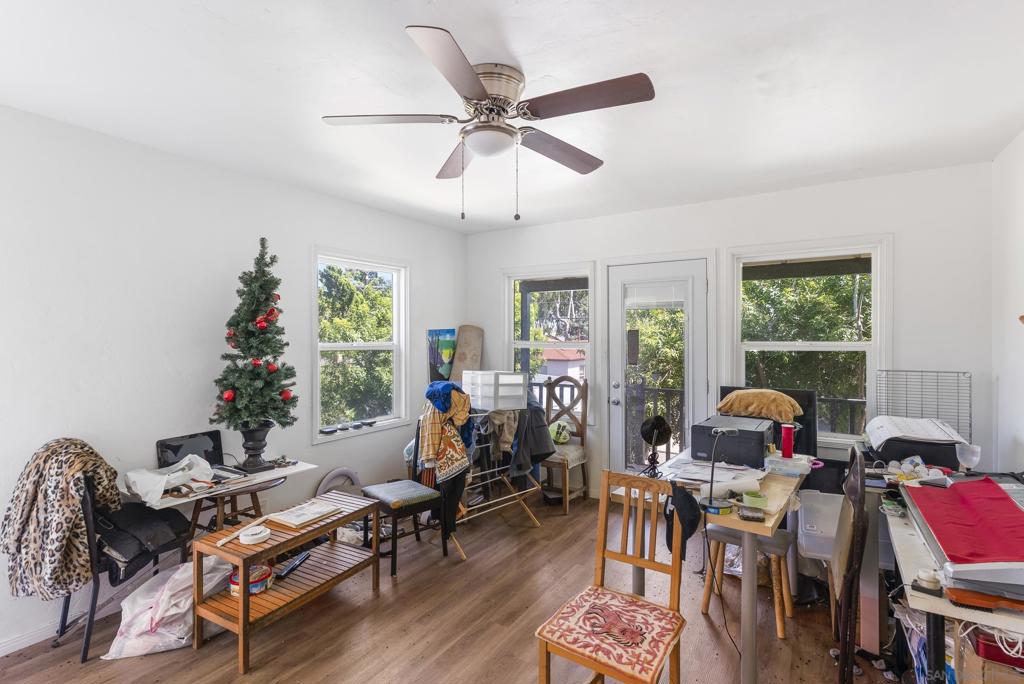 1840 42 Carmelina Property Photo 9