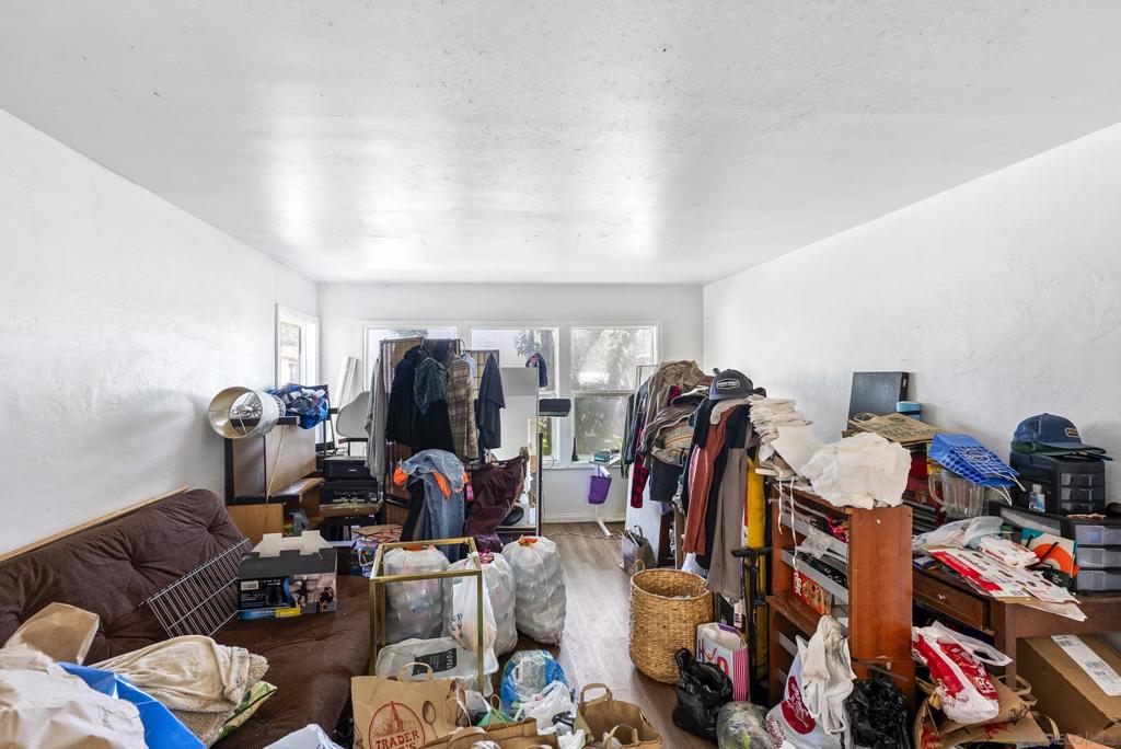 1840 42 Carmelina Property Photo 10