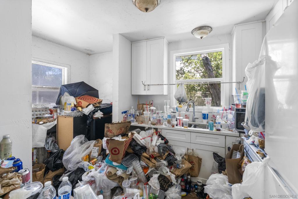 1840 42 Carmelina Property Photo 19