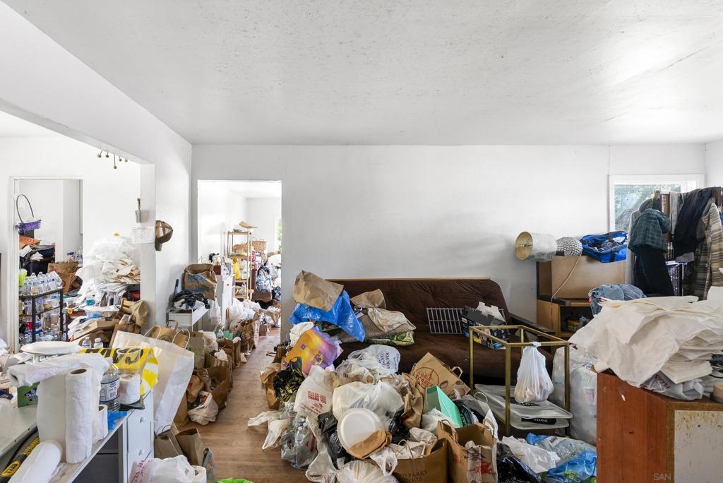 1840 42 Carmelina Property Photo 20