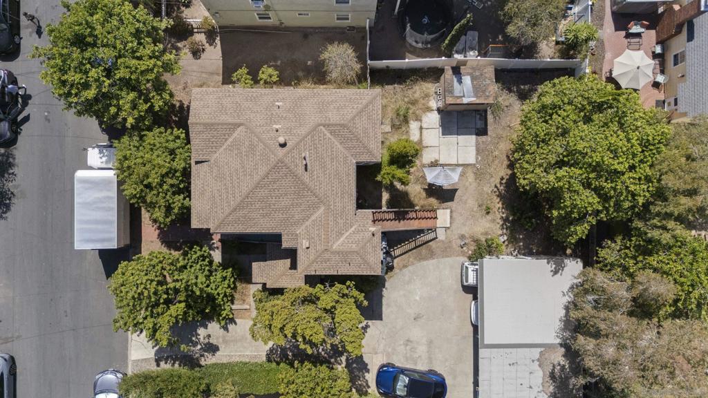 1840 42 Carmelina Property Photo 22