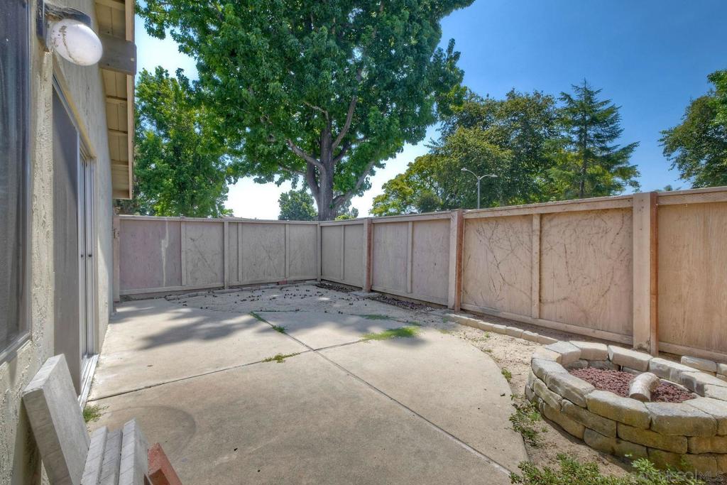 440 Parkside Dr Property Photo 30