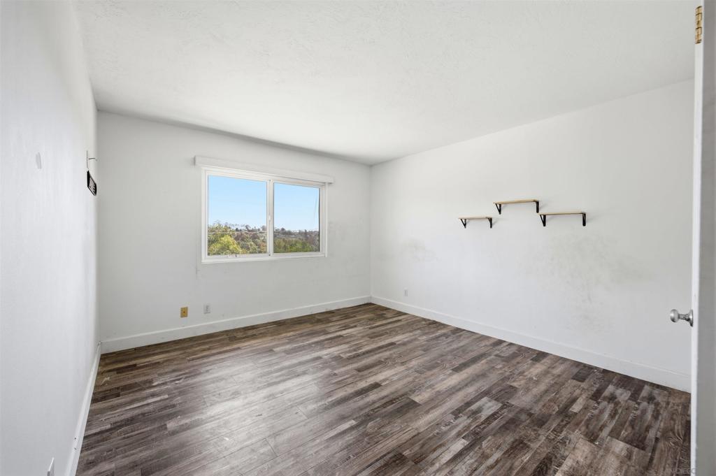 260014664SD Property Photo 33