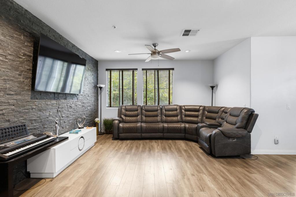 1338 Starry Way Property Photo 5