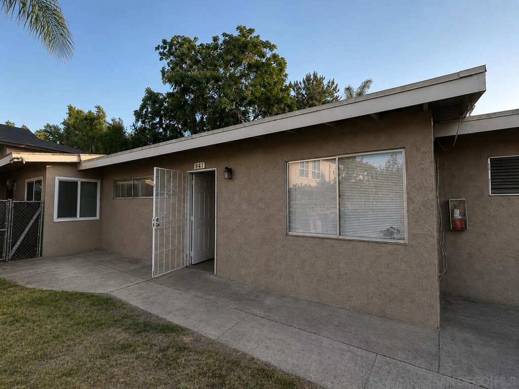 847 E Washington Property Photo 1
