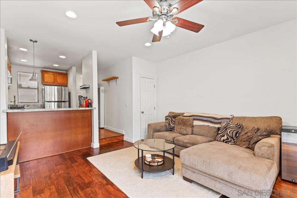 4046 Iowa St 4 Property Photo 7
