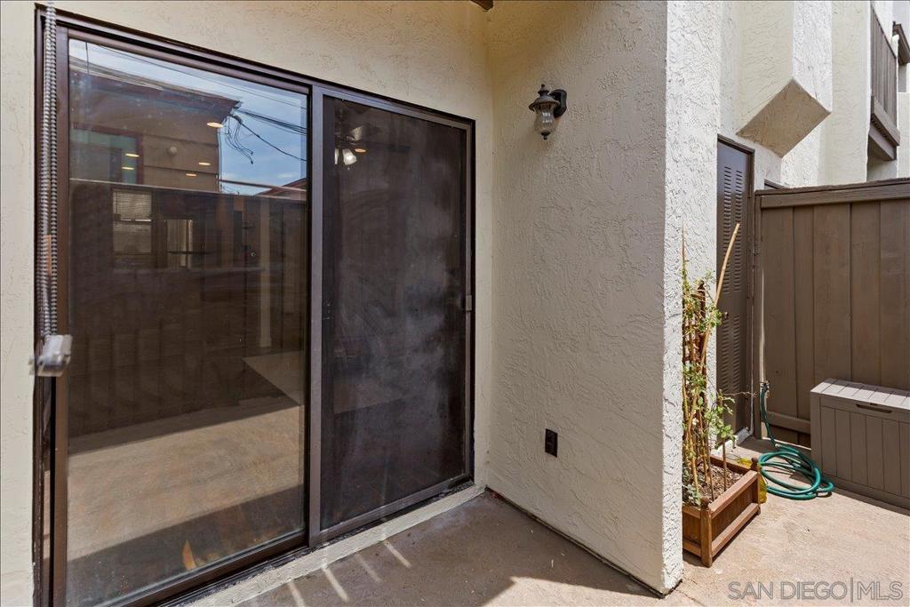 4046 Iowa St 4 Property Photo 9