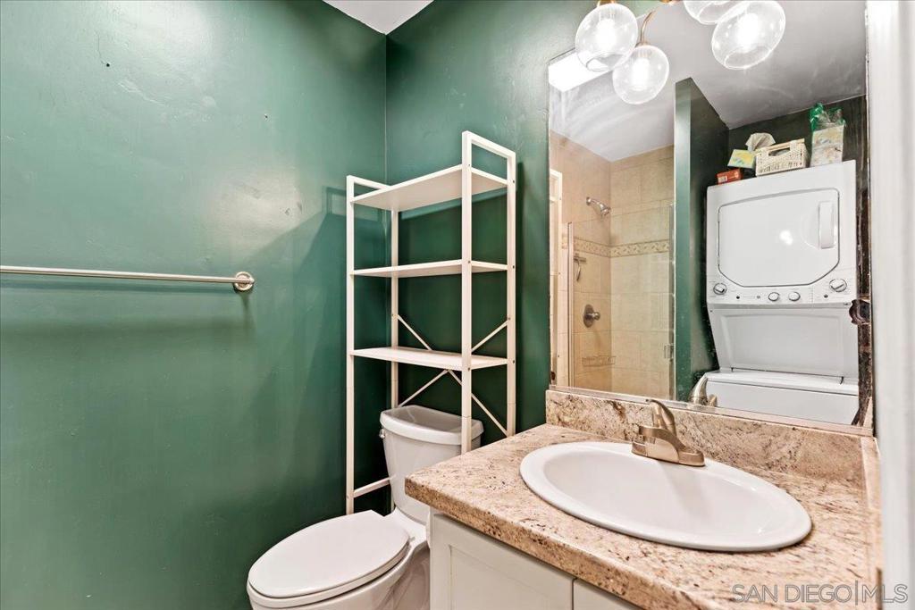4046 Iowa St 4 Property Photo 17