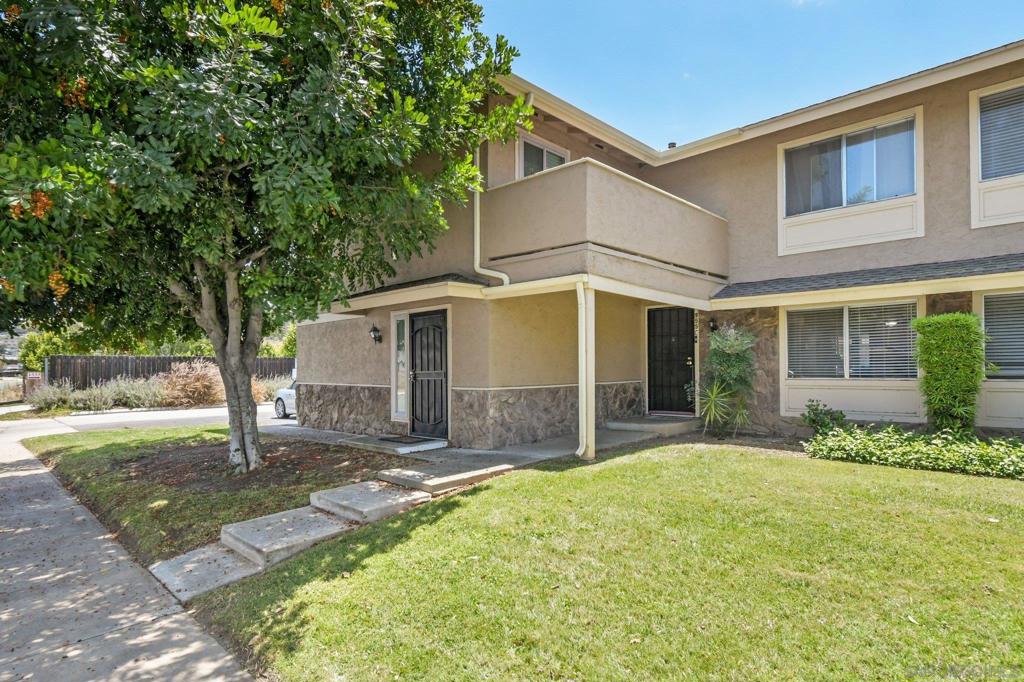 955 Amistad Pl C Property Photo 2
