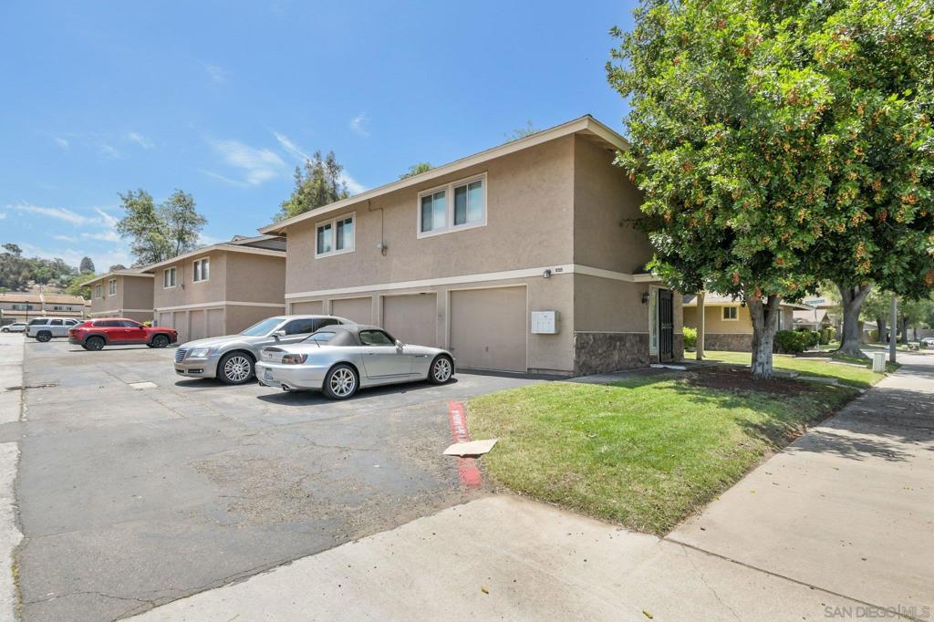 955 Amistad Pl C Property Photo 3