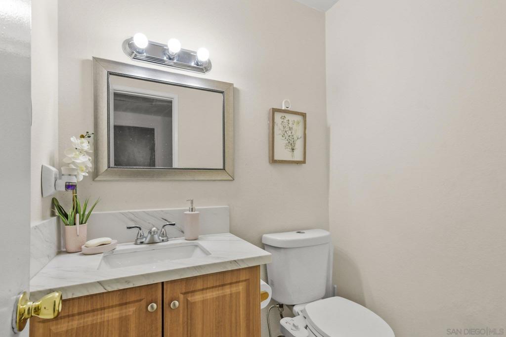 955 Amistad Pl C Property Photo 14