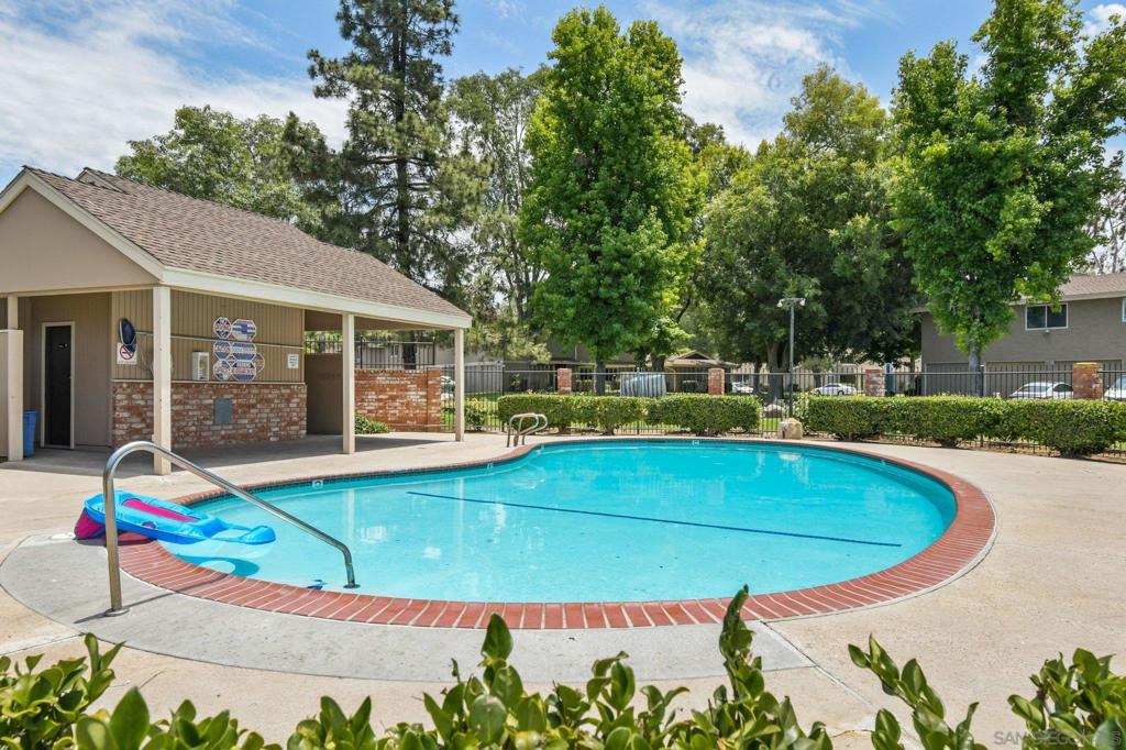 955 Amistad Pl C Property Photo 25