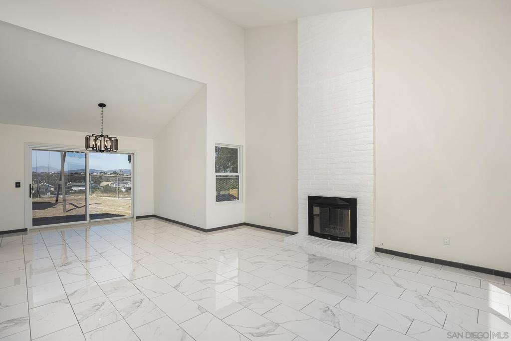 10772 Avenida Roberta Property Photo 7