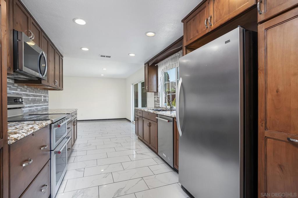10772 Avenida Roberta Property Photo 13