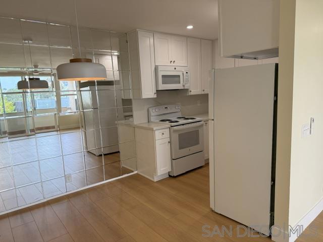 2510 Torrey Pines Rd, Unit 312 Property Photo 4