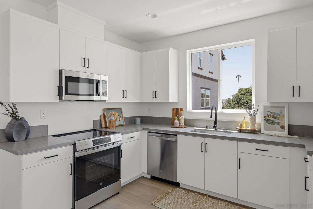 305 Ishaan Property Photo 8
