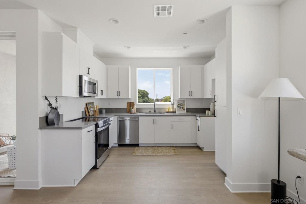 305 Ishaan Property Photo 10
