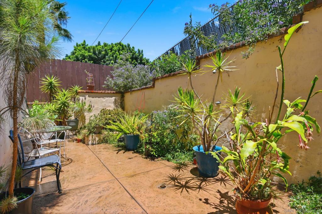 2618 Juan St 2 Property Photo 32